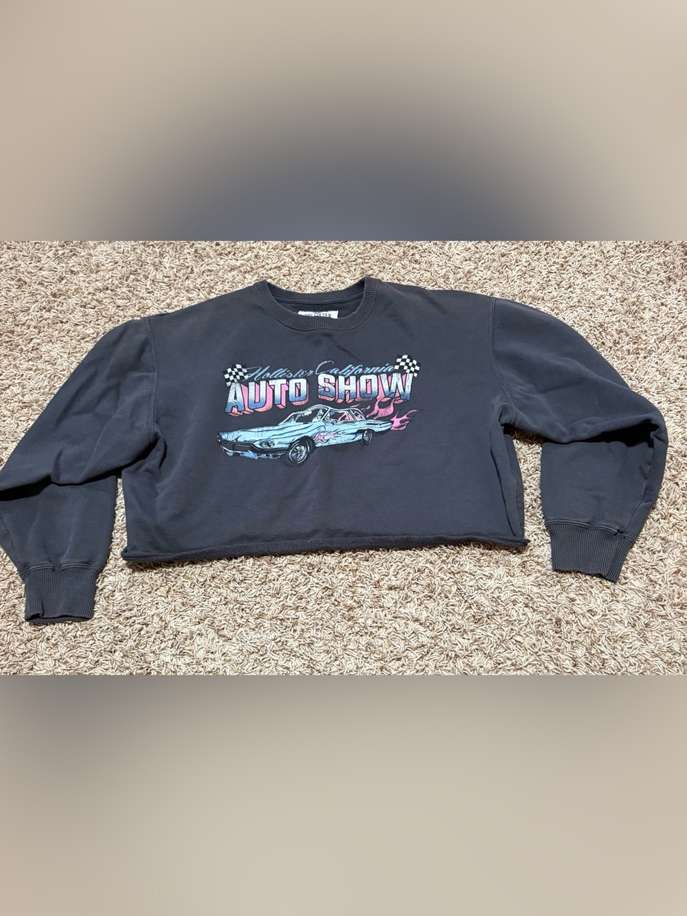 Hollister California Auto Show cropped raw hem crewneck sweatshirt Womens size L